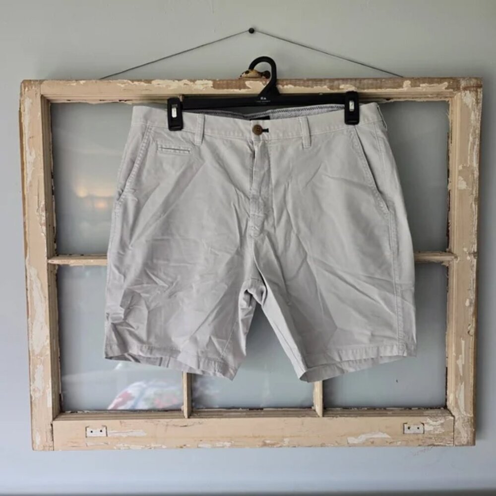 johnnie-O Light Gray Flat Front Shorts